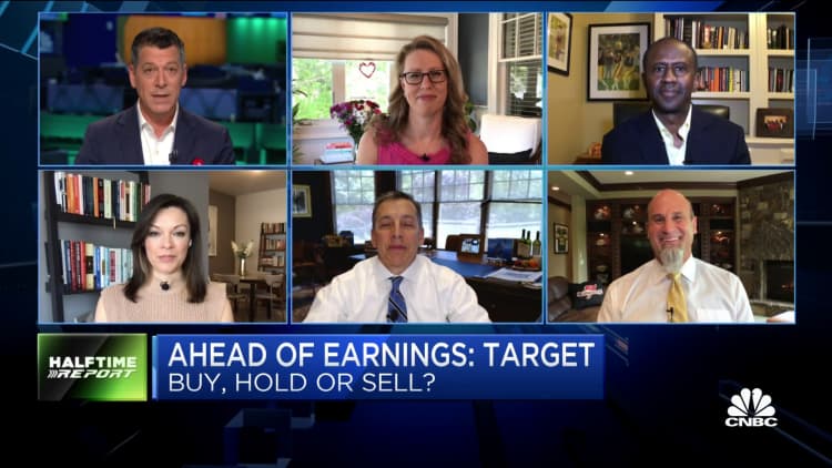 What these traders think of Walmart, Target ahead of earnings