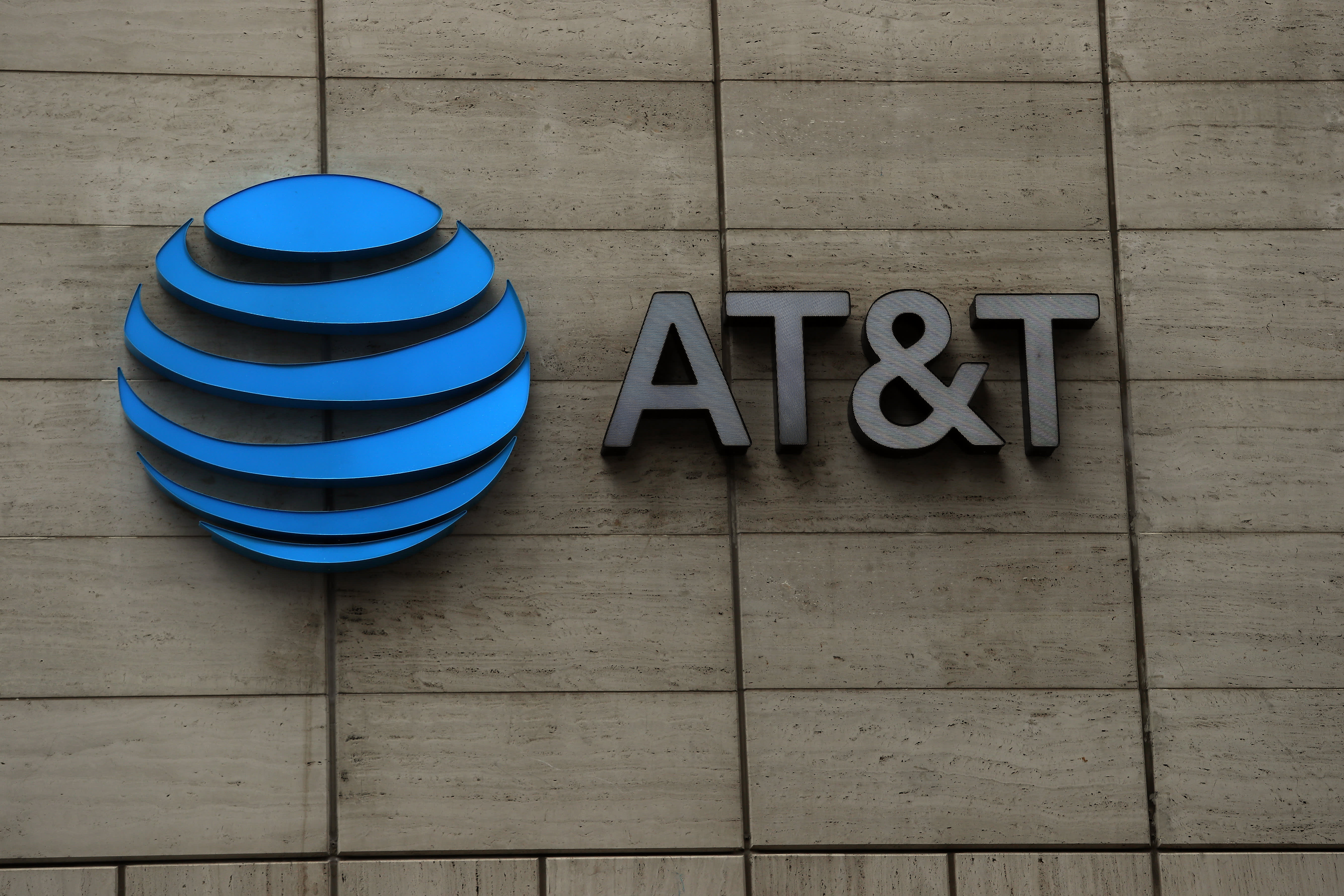 AT&T announces deal to merge WarnerMedia with Discovery