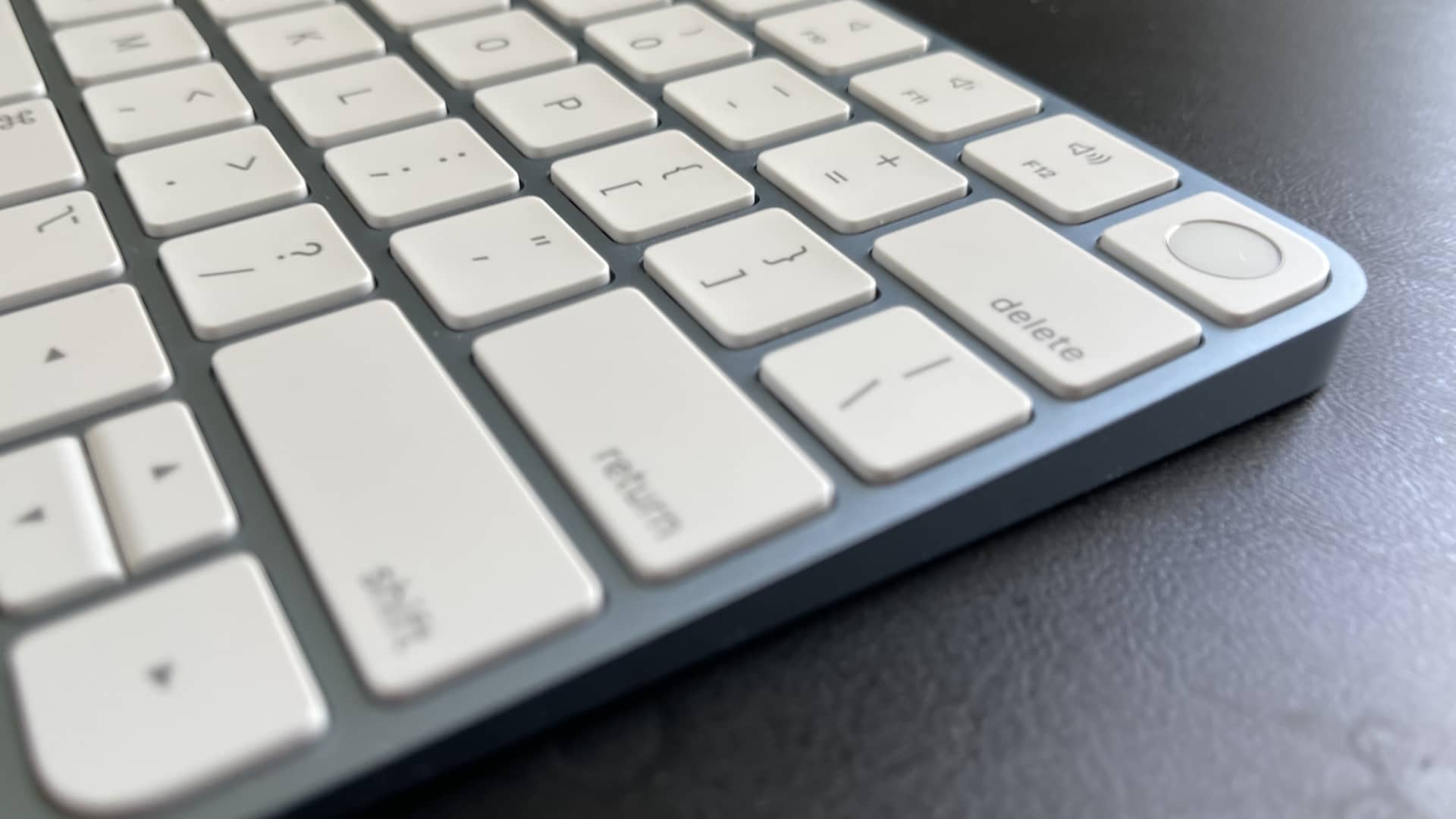 Apple iMac M1 2021 Magic Keyboard with Touch ID.