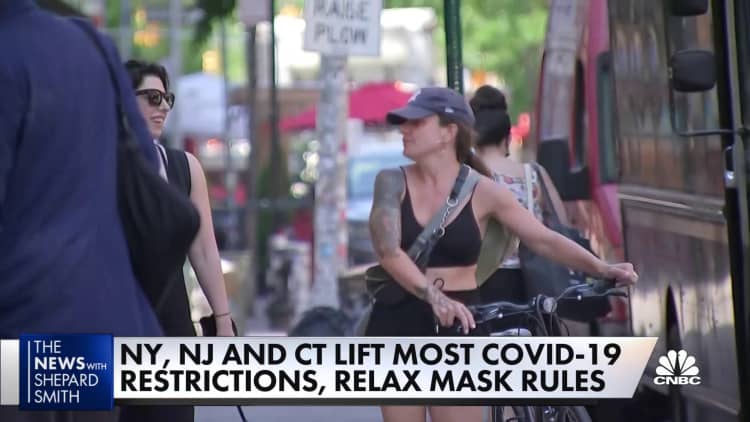 N.Y., N.J. and Conn. lift most Covid-19 restrictions, relax mask rules