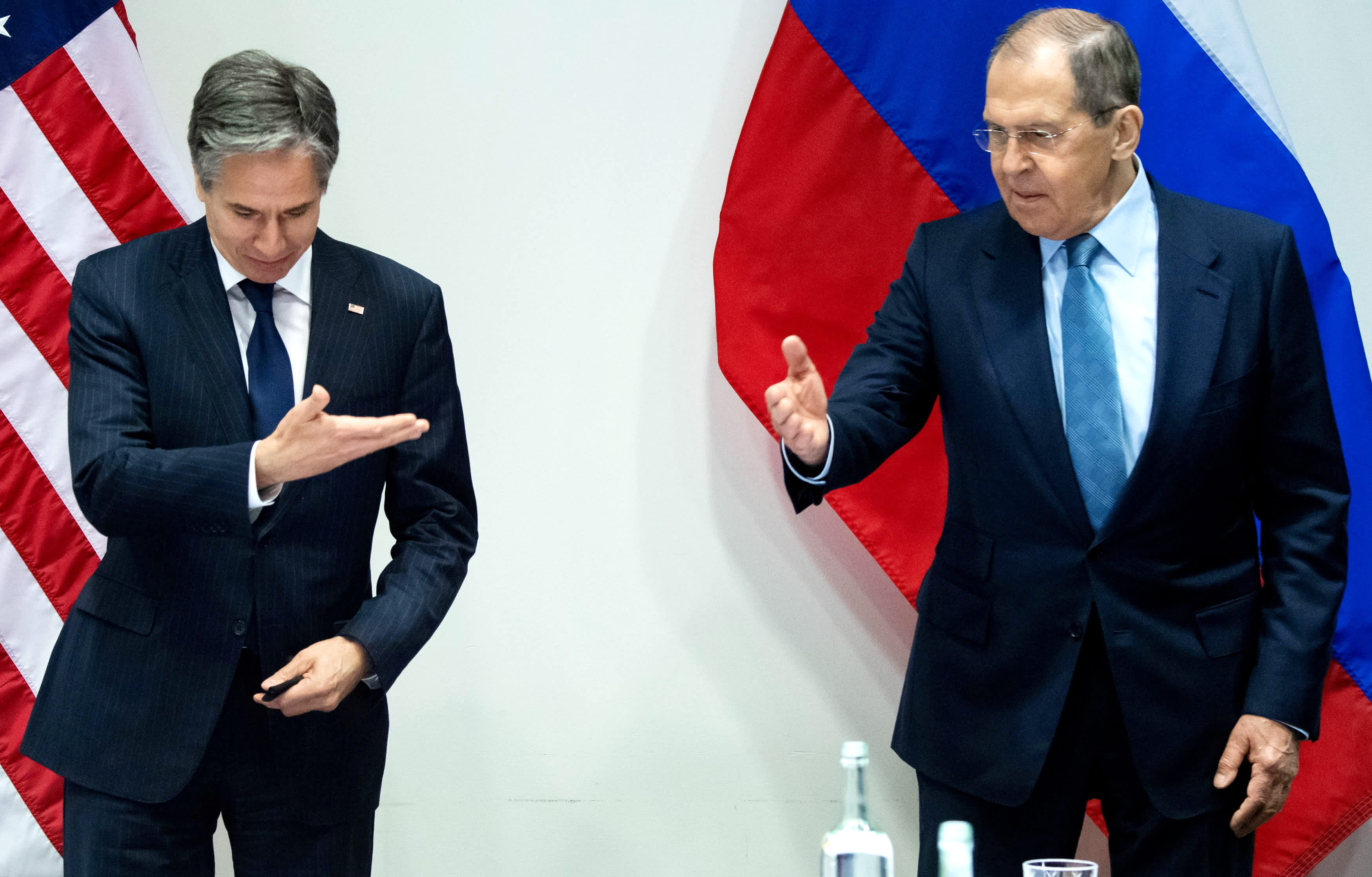 Blinkenas ir Lavrovas atsargiai trypčiojo akis į akį po Bidenu
