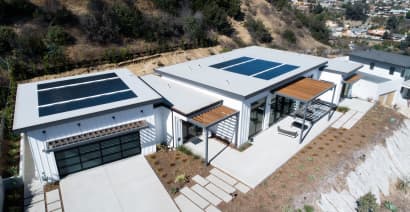 Climate change creates demand for off-the-grid homes 