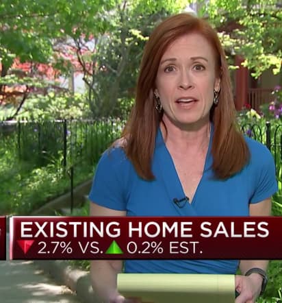 Existing home sales drop 2.7%, missing expectations