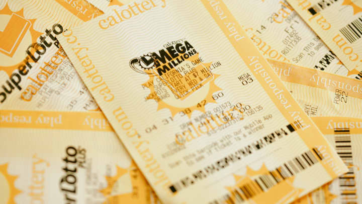 $1 billion Mega Millions jackpot among biggest U.S. lottery prizes