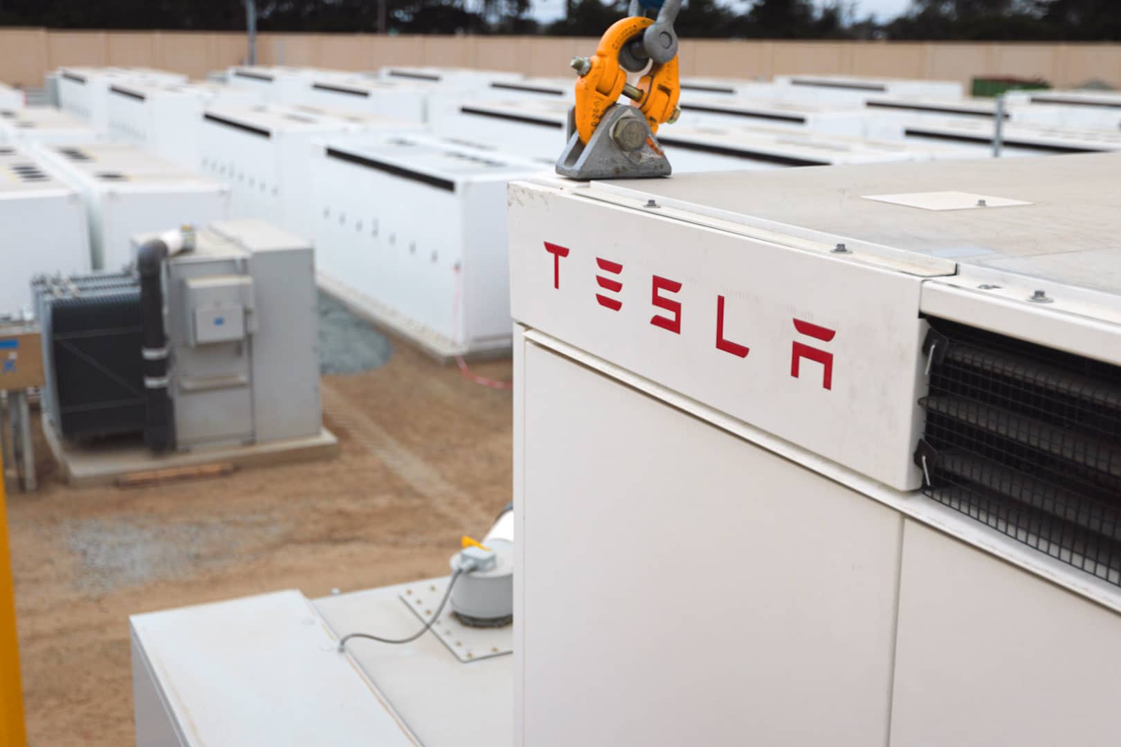 Tesla Megapack fire highlights early-stage issues with ‘big batteries’