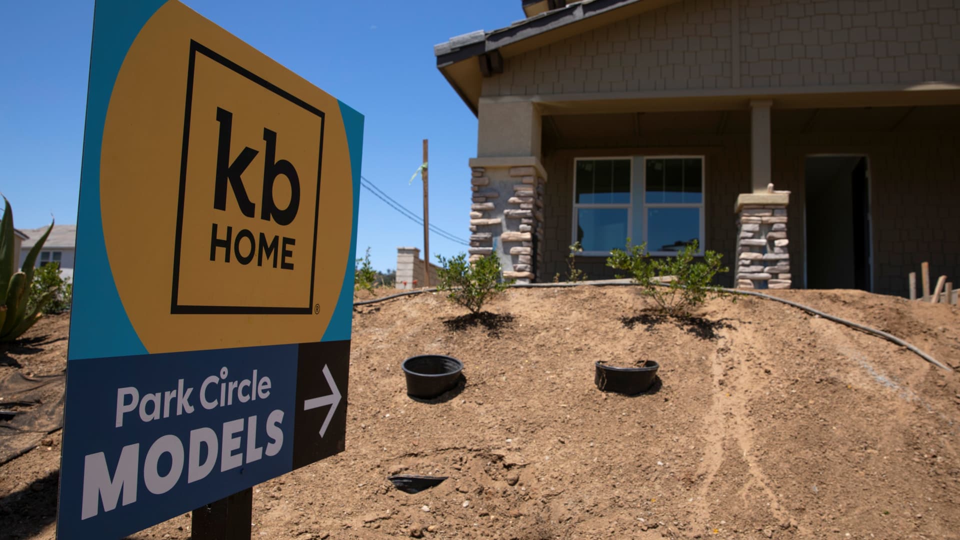 I’m not buying KB Home stock until KB Home does, says Jim Cramer
