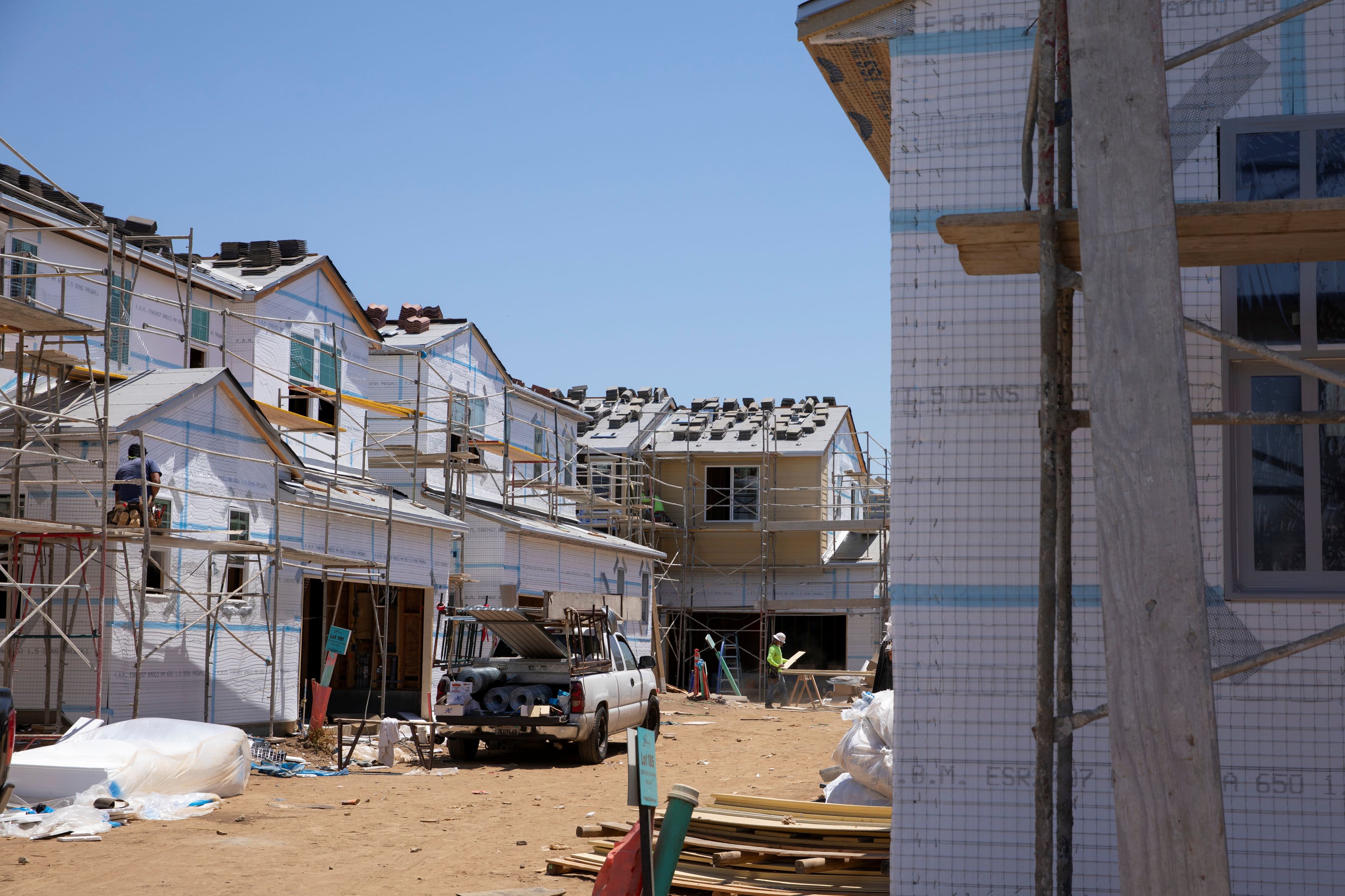 Homebuilder confidence is still high, but it slipped this month as construction costs grew