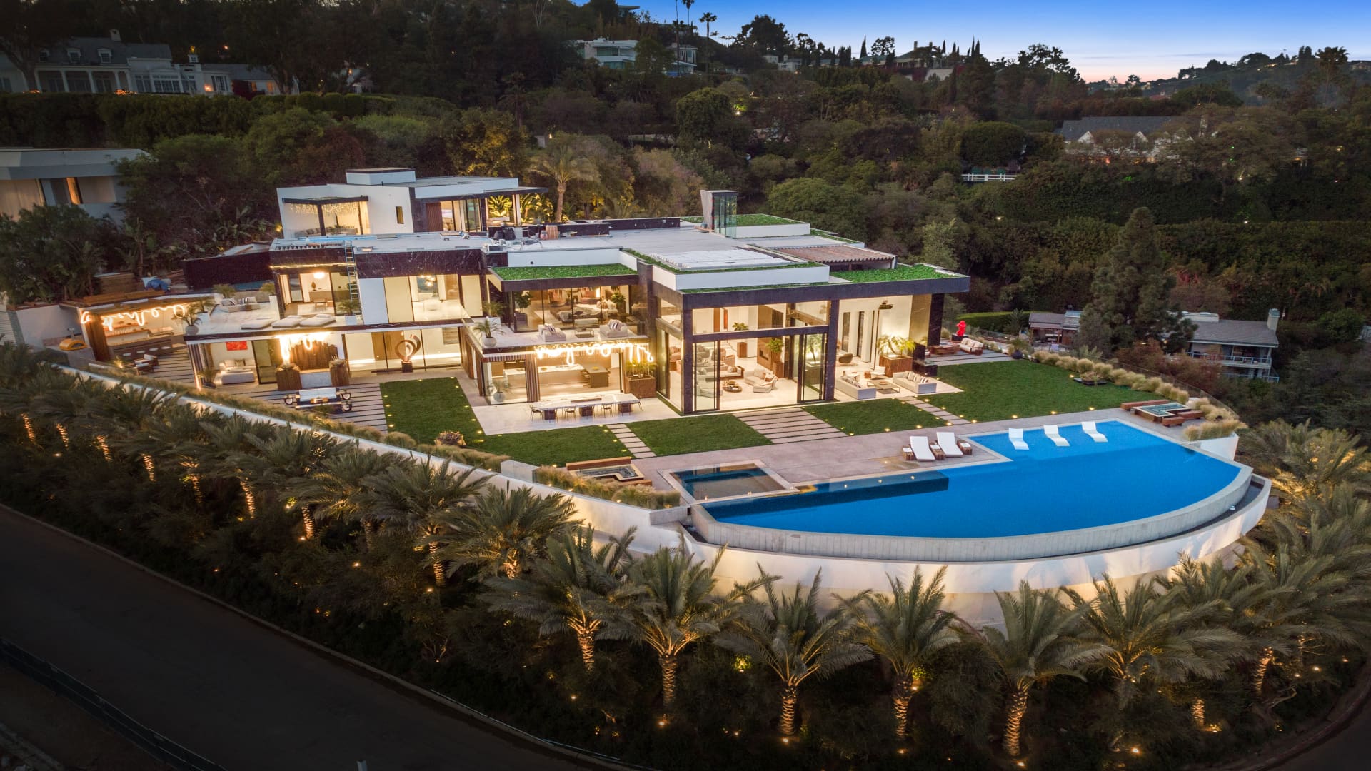 This flashy Bel Air mansion that was listed at $87.8 million flopped at auction ..