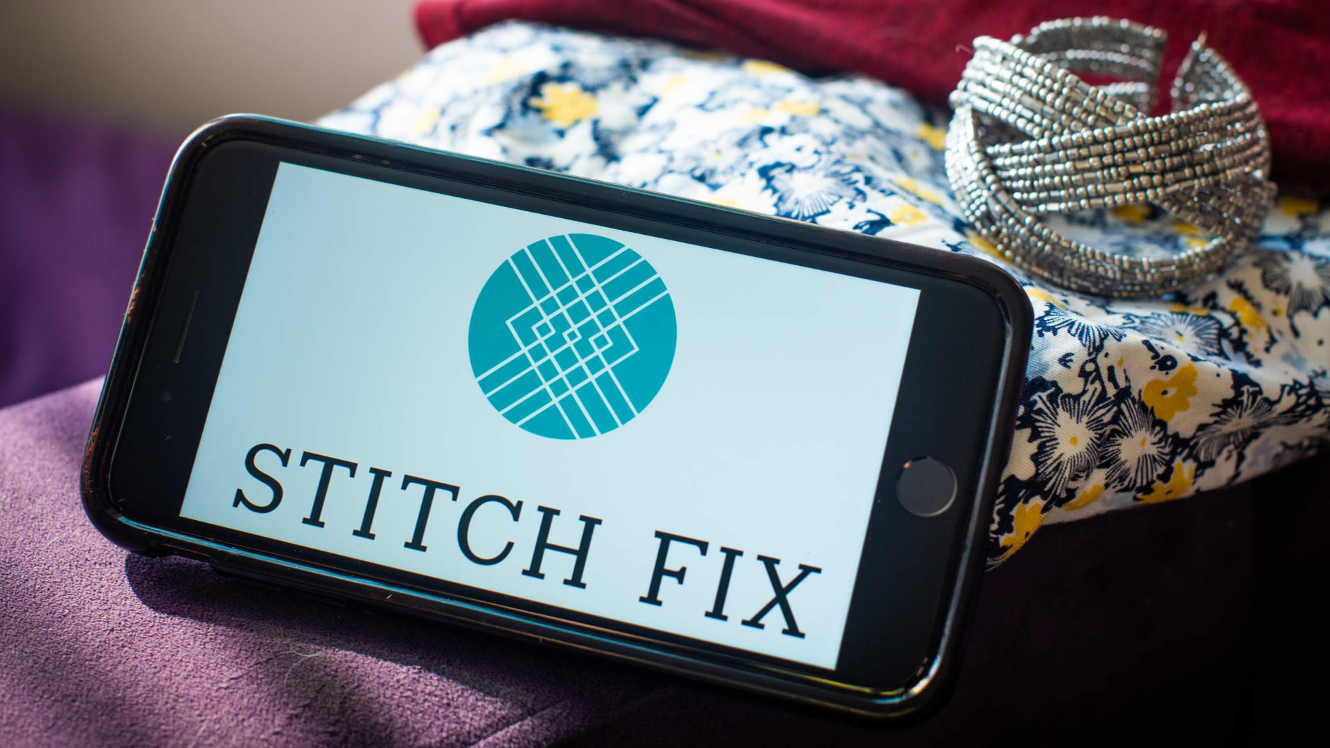 Stitch Fix shares fall when the company lays off 15% of its employees