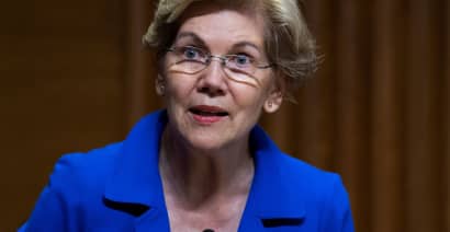 Warren urges SEC to open insider trading probe into Fed Vice Chair Clarida, others