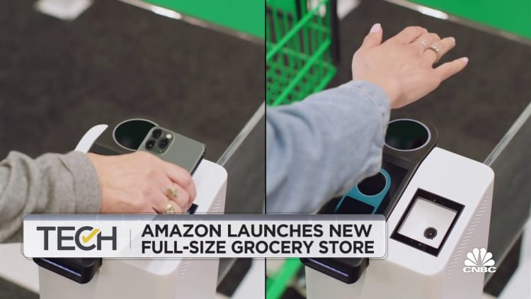 Amazon launches new full-size grocery store — What it means