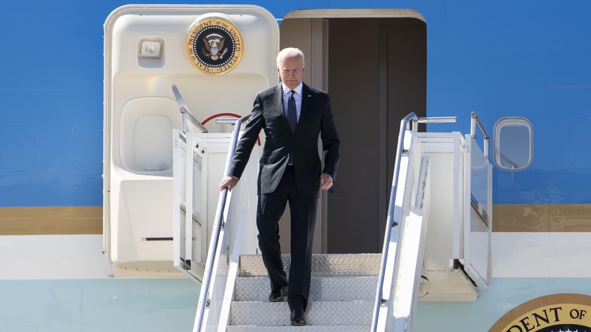 U.S. president Joe Biden disembarks from Airforce One after arriving in Geneva, one day prior to the U.S. - Russia summit.