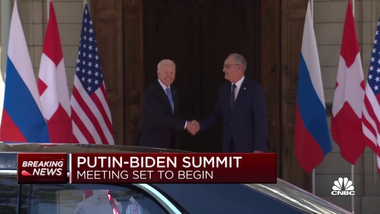 President Biden arrives at summit in Geneva for meeting with Putin