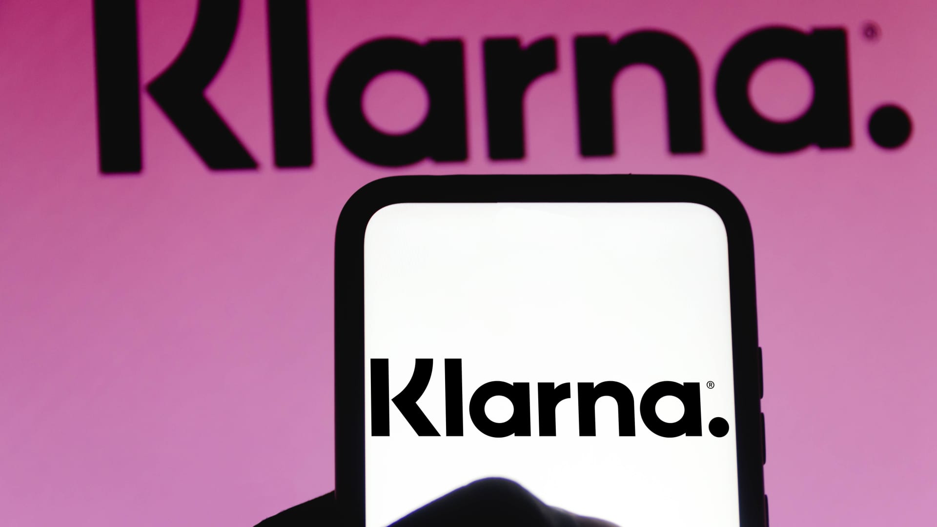 Fintech company Klarna overhauls its application with a TikTok-like discovery feed as A.I. buzz swirls