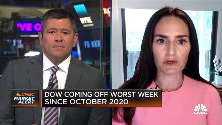 We see 10-year yield at 2% by year-end, says UBS' Alli McCartney