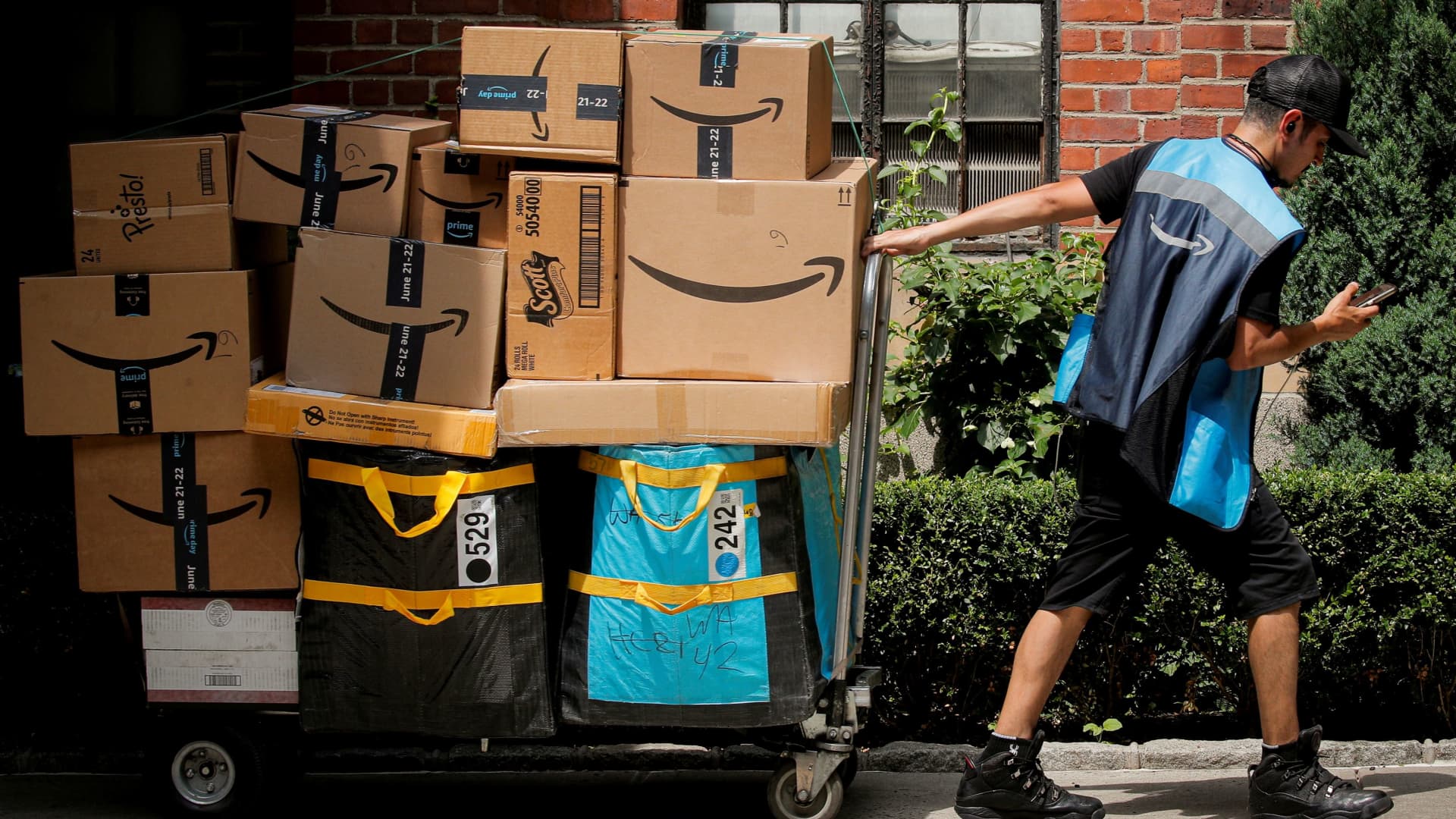 Amazon launches same-day delivery from some brick-and-mortar retail brands