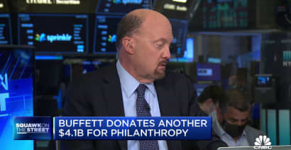 Jim Cramer on Buffett resigning as Gates Foundation trustee