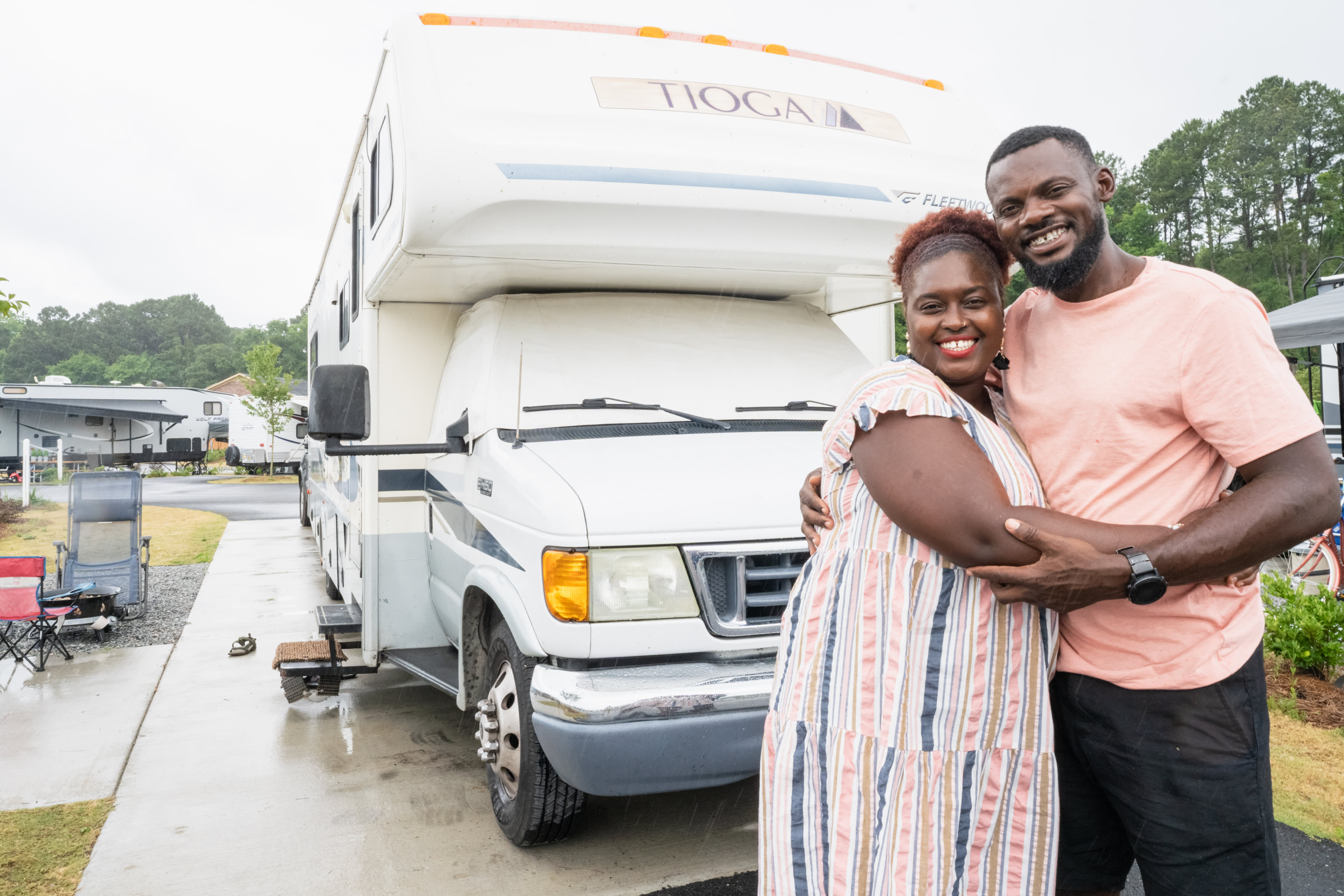 This family sold their house to live in an RV'now they earn over $80,000 a year ..