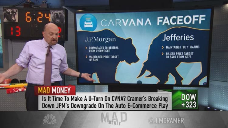 Jim Cramer breaks down dueling analyst recommendations for Carvana stock