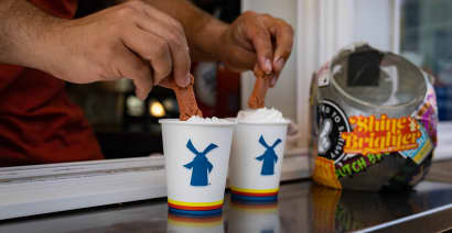 Dutch Bros CEO details expansion strategy as company nears 900 locations
