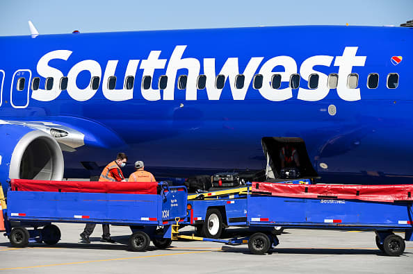 Southwest kêu gọi nhân viên làm thêm ca trong ngày 4 tháng 7 để tránh gián đoạn chuyến bay