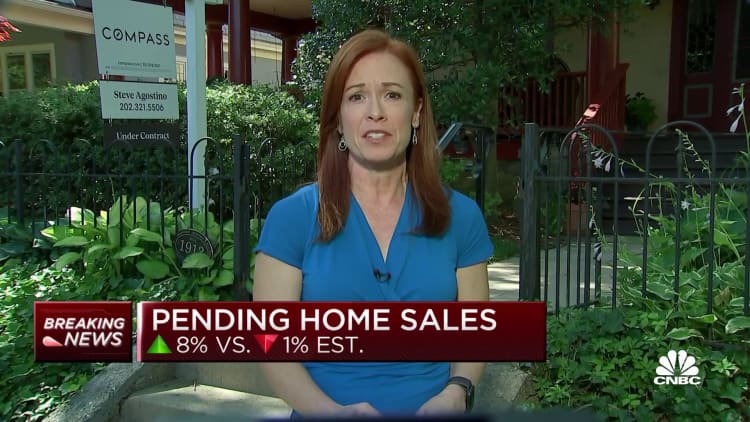 Pending home sales jump 8% month-to-month, the highest May reading since 2005