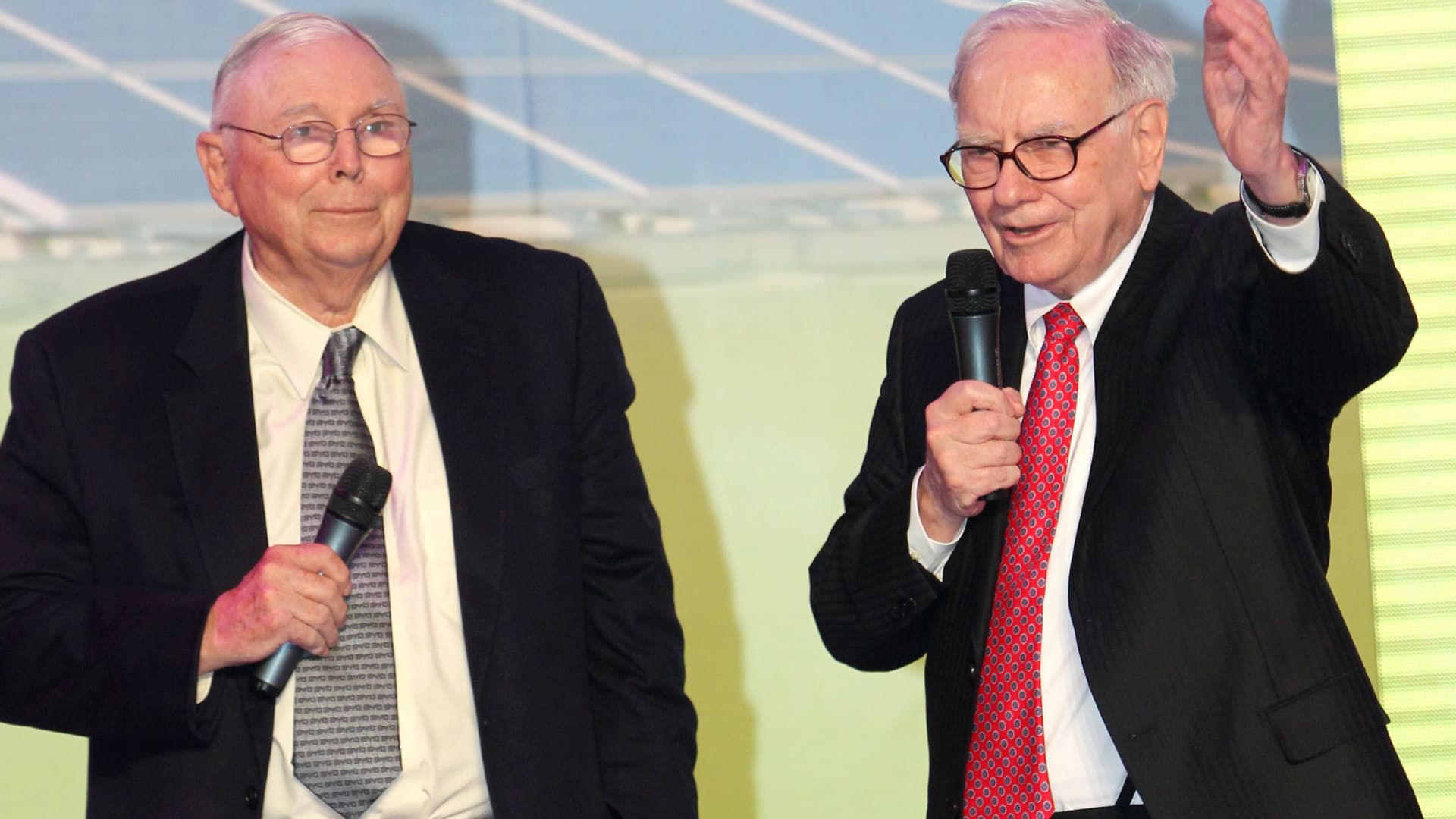 Warren Buffett made about $650 million on HP after stake was revealed – CNBC