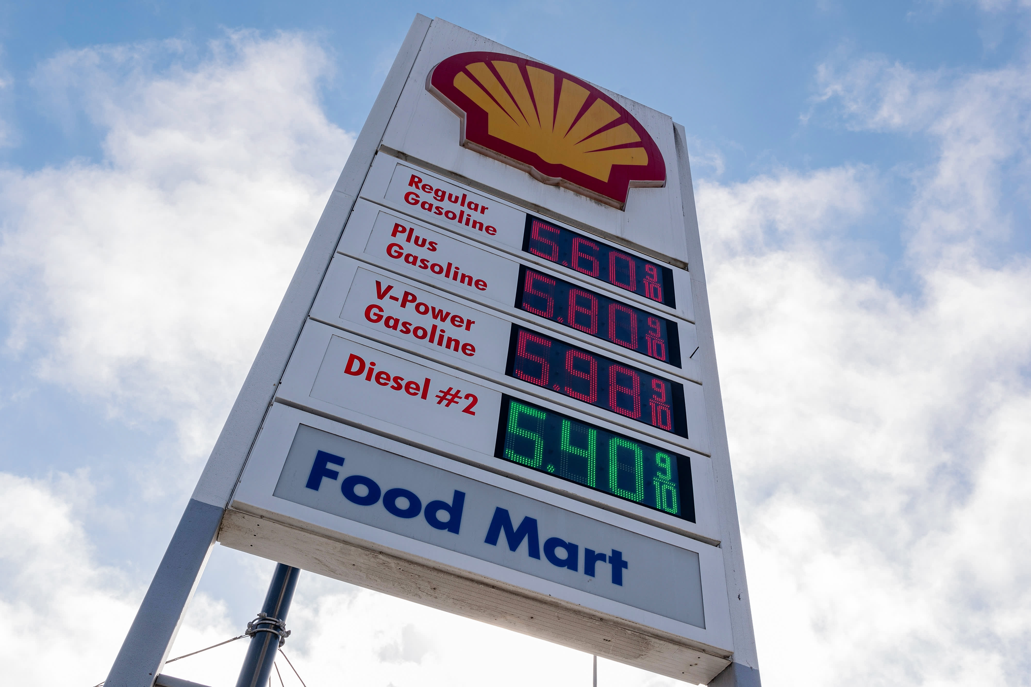 Oil giant Shell misses on third-quarter profit as Dan Loeb calls for the company to break up