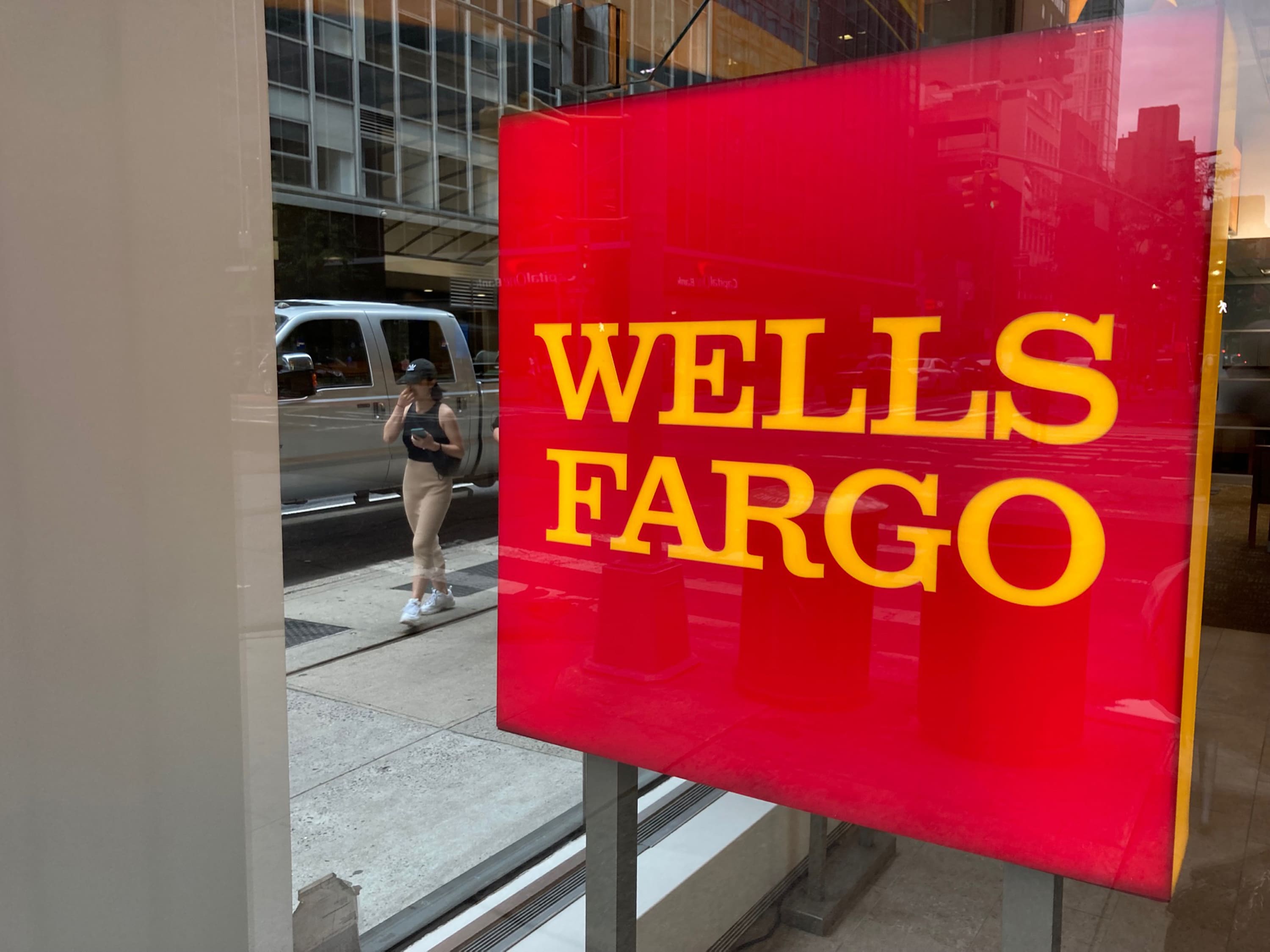 Wells Fargo's fourth-quarter revenue tops estimate, profit jumps