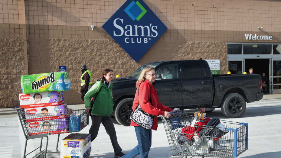 Shoppers stock up on merchandise at a Sam's Club store on January 12, 2018 in Streamwood, Illinois.