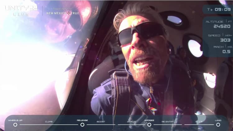 Richard Branson reaches edge of space: 'It's the complete experience of a lifetime'