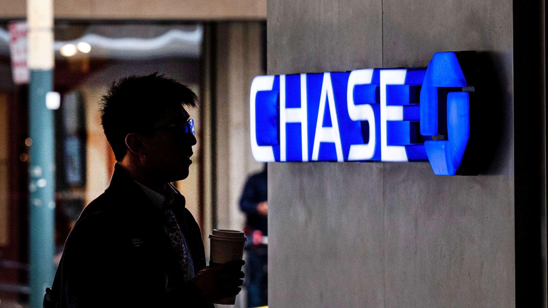 Photo of JPMorgan Chase buys data platform for startups in push to serve venture capital investors