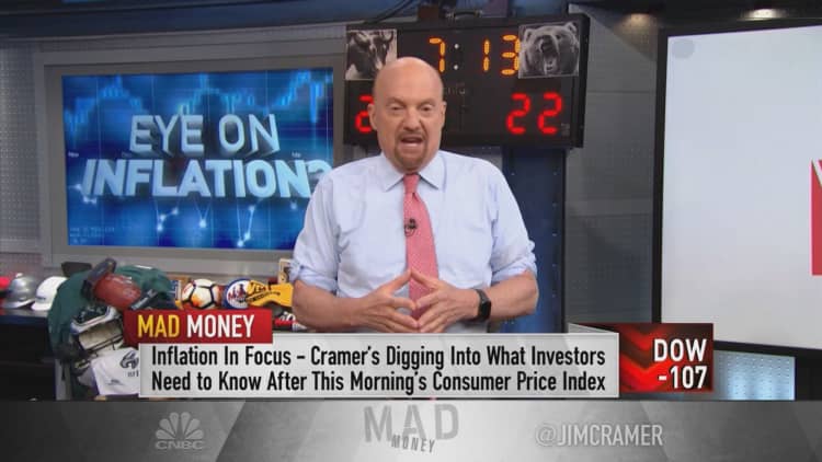 Investors buy tech stocks to hedge inflation, Fed rate hike, Jim Cramer says