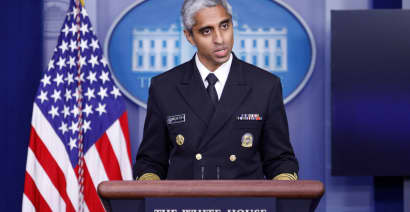 U.S. Surgeon General: We need to protect kids from social media risks now
