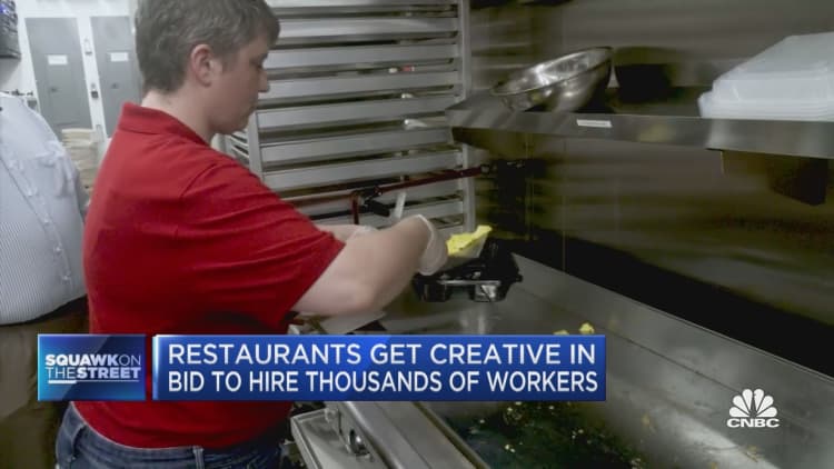 Restaurants get creative in bid to hire thousands of workers