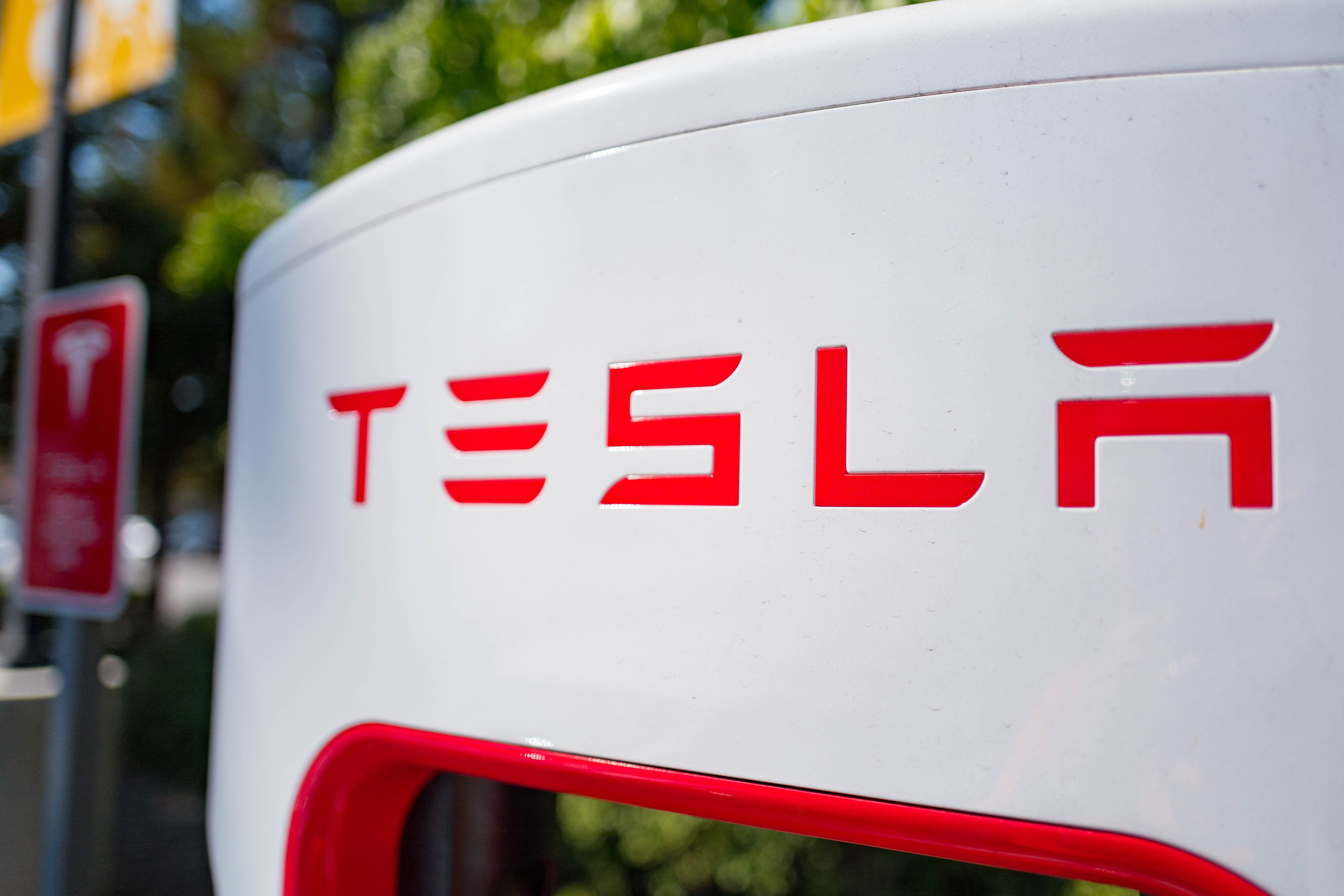 Tesla switching to LFP batteries in all standard-range cars