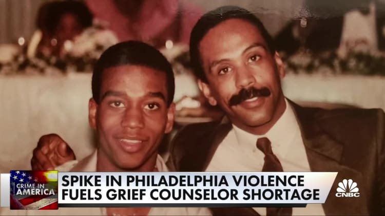 Spike in violence spurs grief counselor shortage in Philadelphia