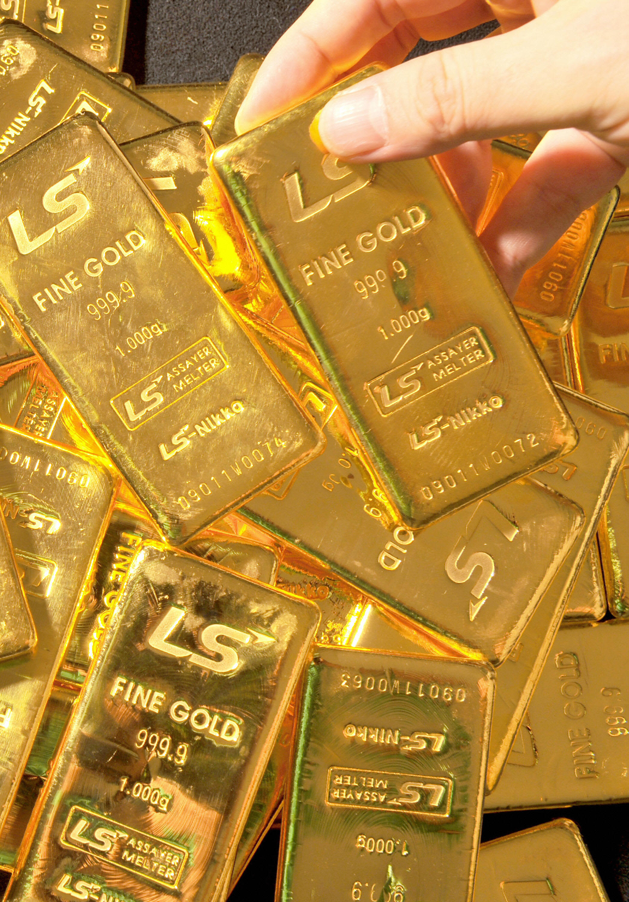 UBS sees gold prices falling to $ 1,600 by the end of 2022