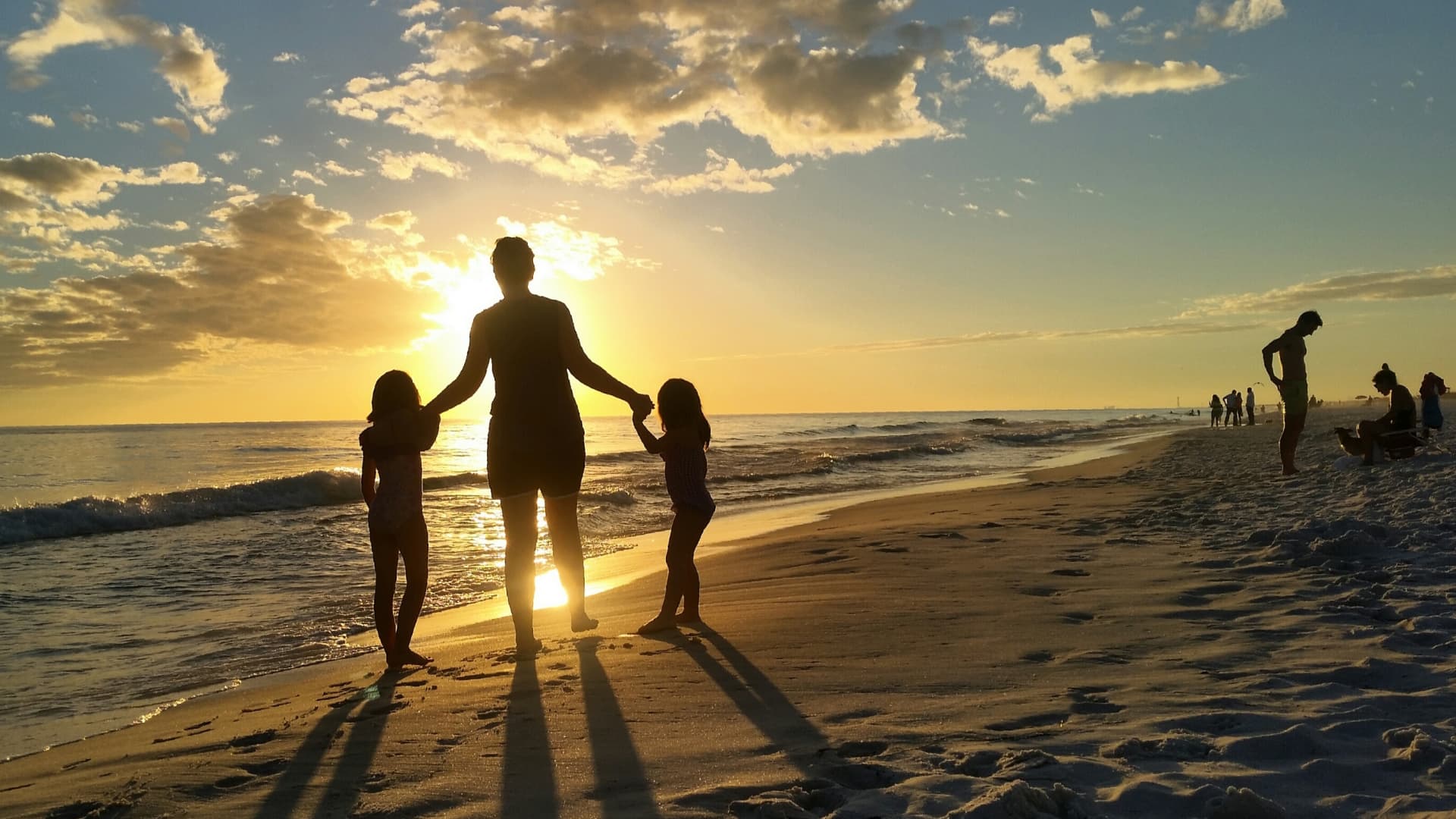 These are the 4 best family travel insurance plans