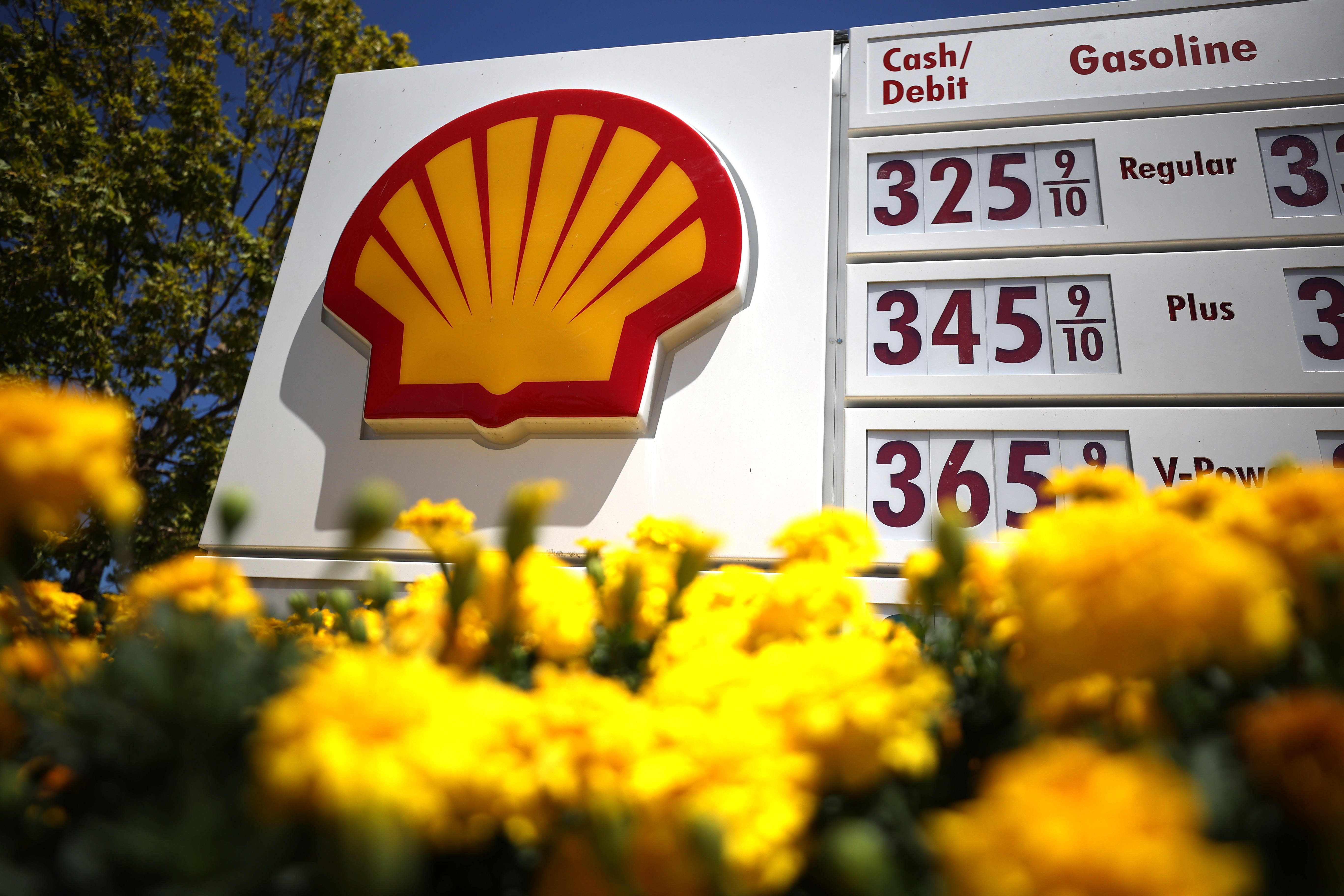 Shell to stop all Russian oil and gas purchases apologizes for buying shipment after Ukraine invasion – CNBC