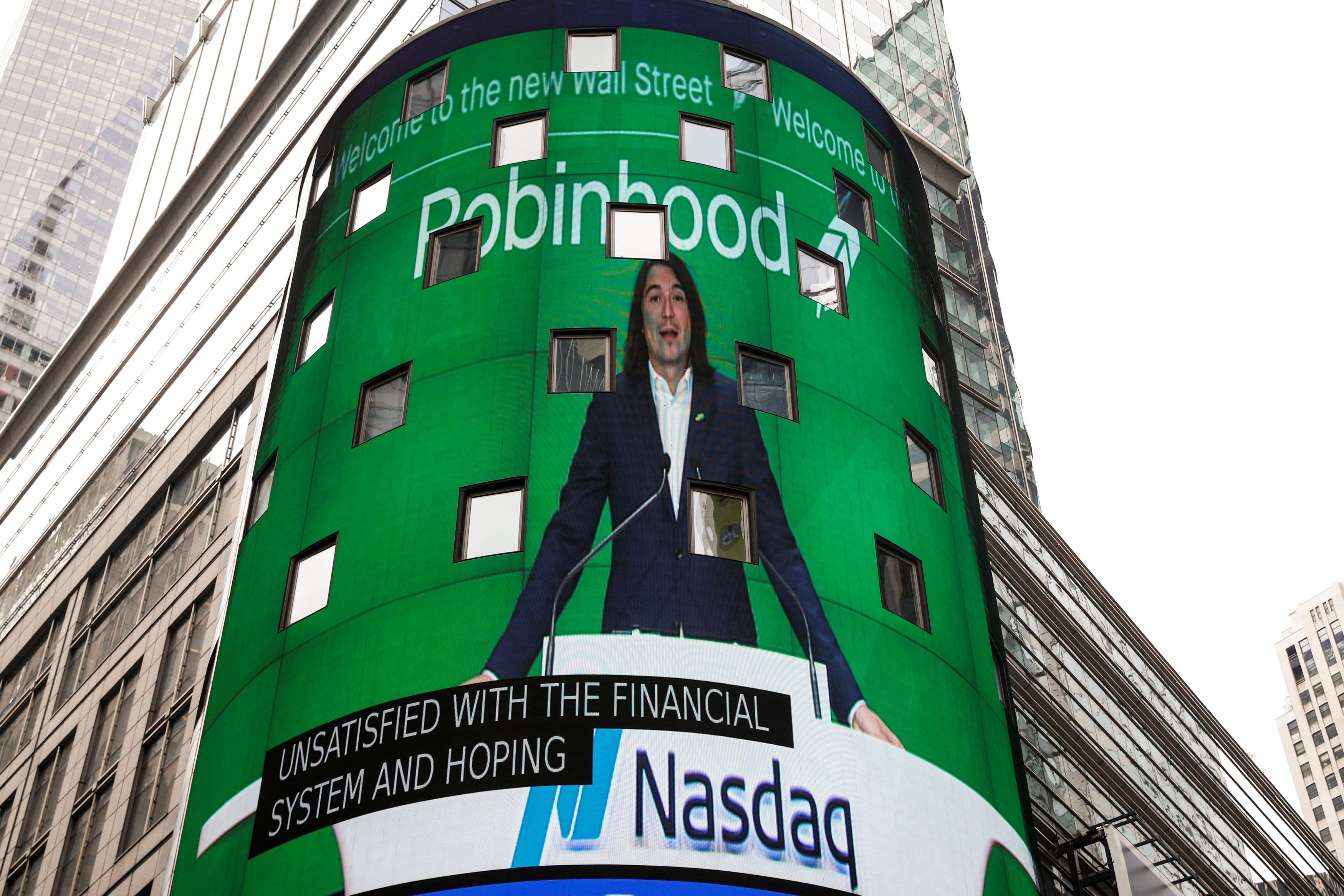 Robinhood tanks after SEC chair tells Barron’s banning payment for order flow is a possibility