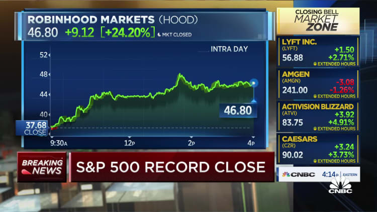 Robinhood stock surges, surpasses IPO price