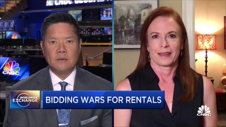 Behind the rental market bidding wars