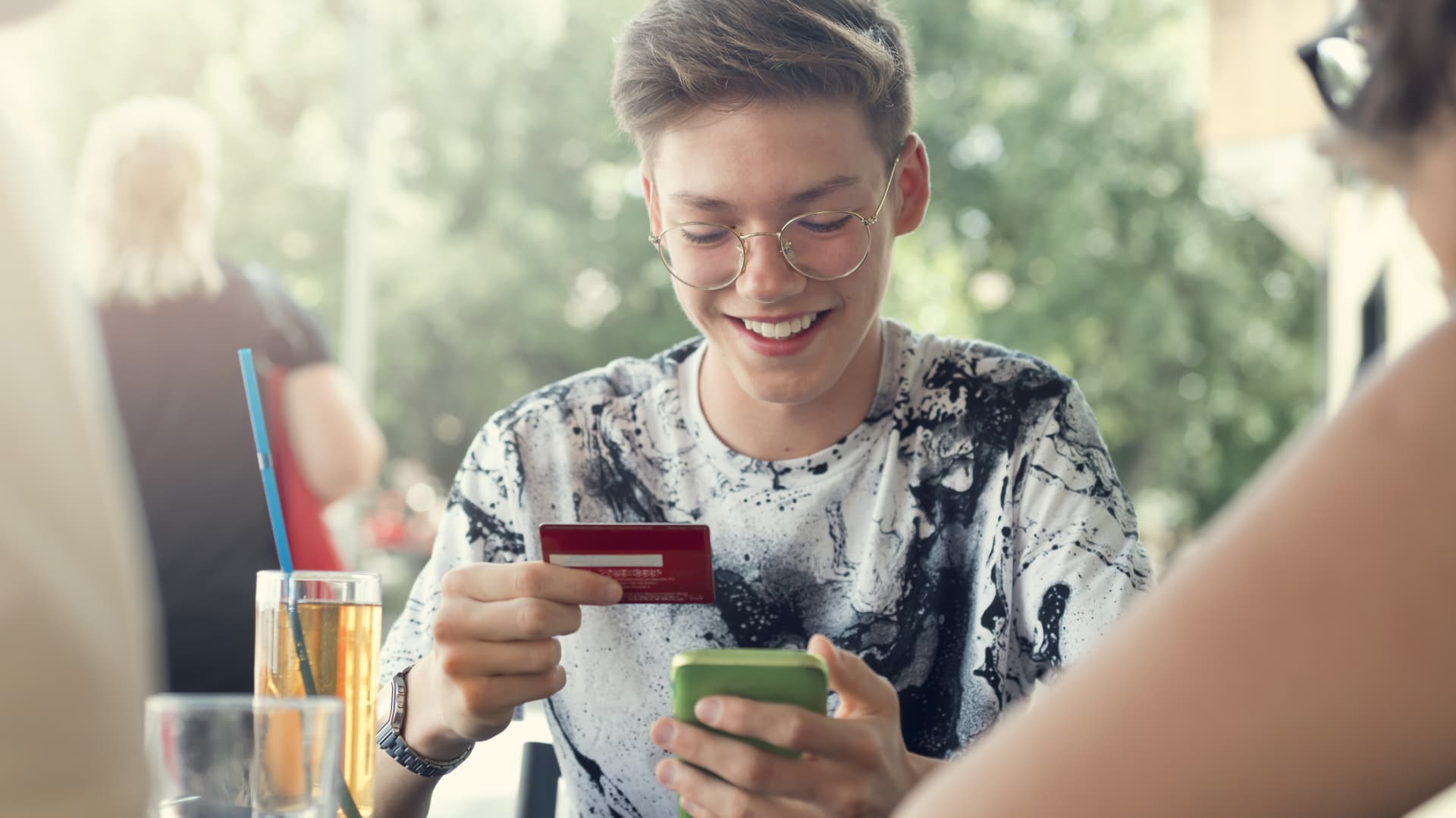 Step Review: All-in-One Mobile Bank Service for Teenagers