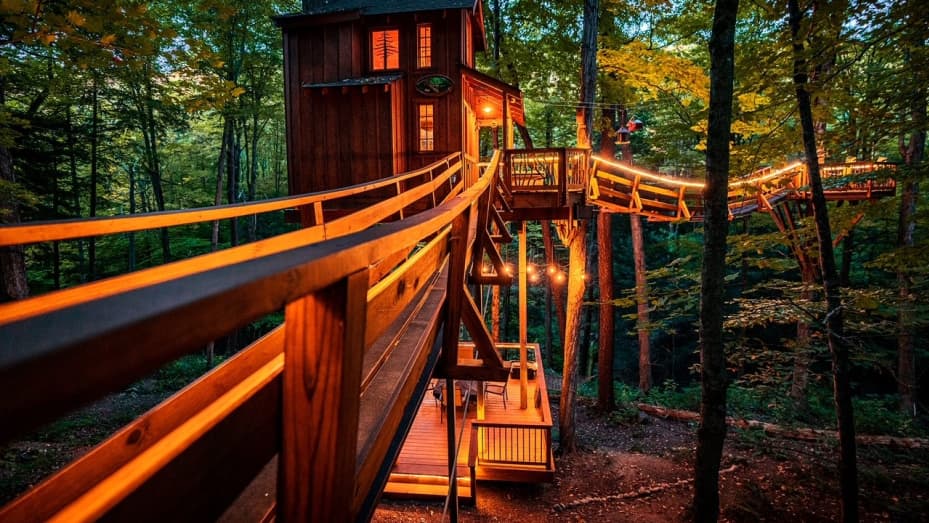 The Chez' Tree Rest treehouse is located inside 17 acres of forest near New York's Finger Lakes' region.