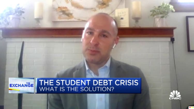 The student debt crisis is still present, despite pandemic delays