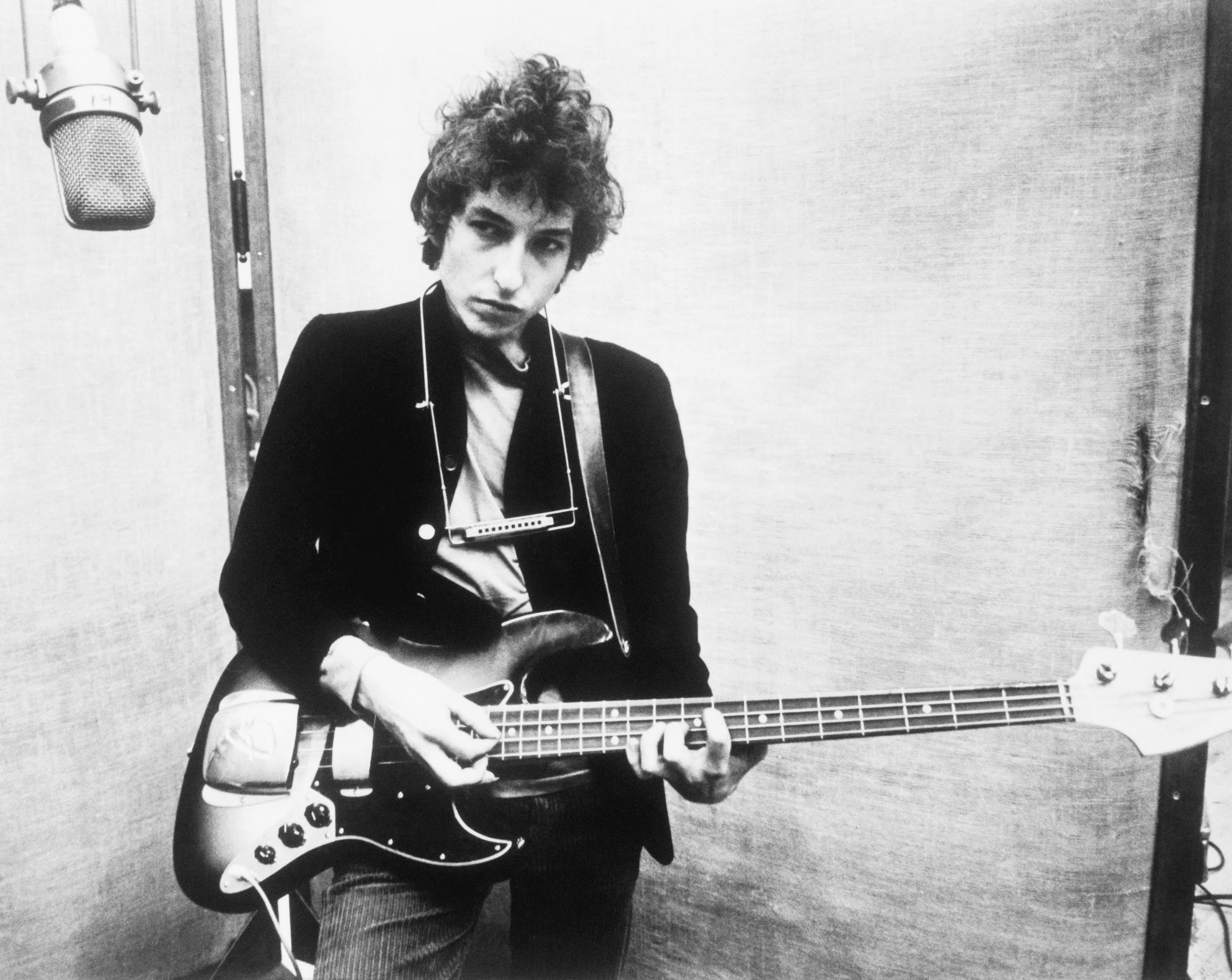 Bob Dylan sells recorded music catalog to Sony Music Entertainment