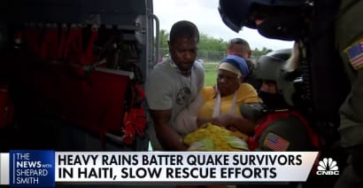 Heavy rains batter Haiti, hamper earthquake rescue efforts