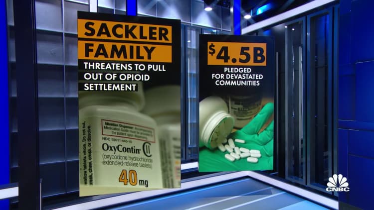 The Sacklers took $10 billion out of Purdue Pharma before it declared bankruptcy, says journalist