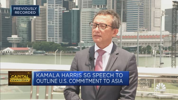 Singapore as a global hub needs both U.S. and China, says think tank